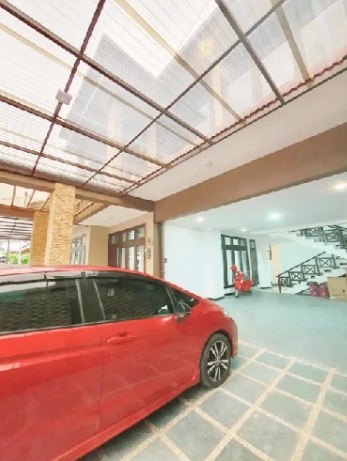 Garage next to the entrance