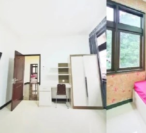 Suite XL room with wardrobe and desk
