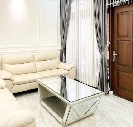 Lounge corner by the front door